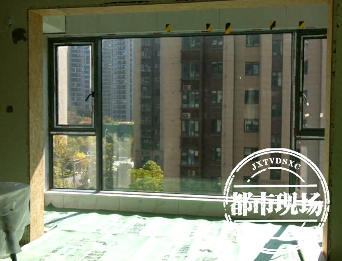 花1.8万封阳台,景观落地窗竟致全家头晕呕吐!商家嚣张回应引众怒 花1.8万封阳台,景观落地窗竟致全家头晕呕吐!商家嚣张回应引众怒