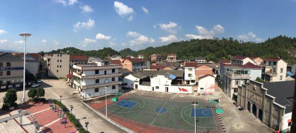 东阳夏屠村十年巨变:从粪缸遍地到淘宝村崛起,仿古门窗产业领跑 东阳夏屠村十年巨变:从粪缸遍地到淘宝村崛起,仿古门窗产业领跑