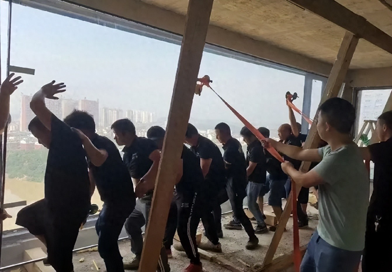 2025年门窗设计新趋势！这5款替代落地窗的方案，美观省心又实用